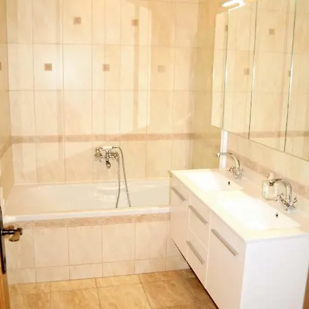 Apartment Centrum With Free Parking Gyor